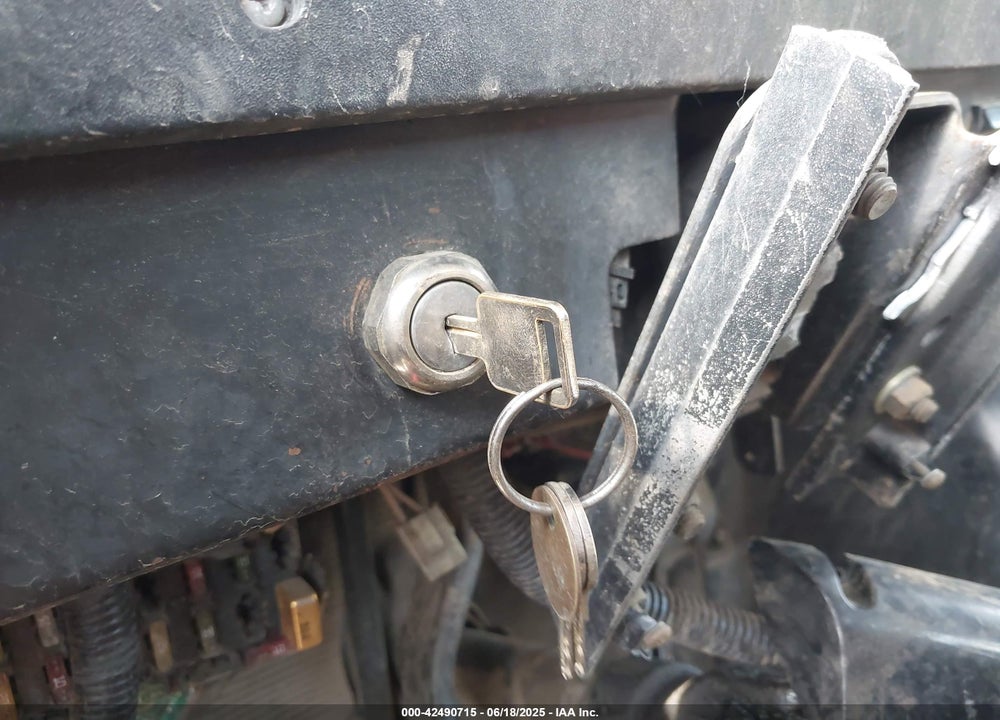 1999 INTERNATIONAL 4000 4900 VIN: 1HTSHAAR8XH684573