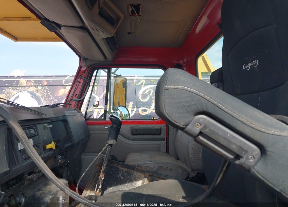 1999 INTERNATIONAL 4000 4900 VIN: 1HTSHAAR8XH684573