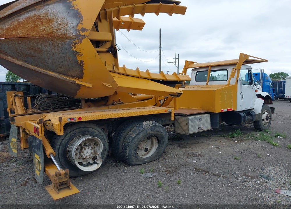 1999 INTERNATIONAL 4000 4900 VIN: 1HTSHAAR8XH684573