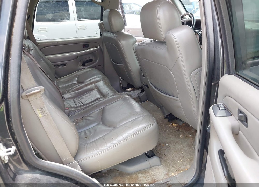 2004 CHEVROLET TAHOE LT VIN: 1GNEC13Z14R203713