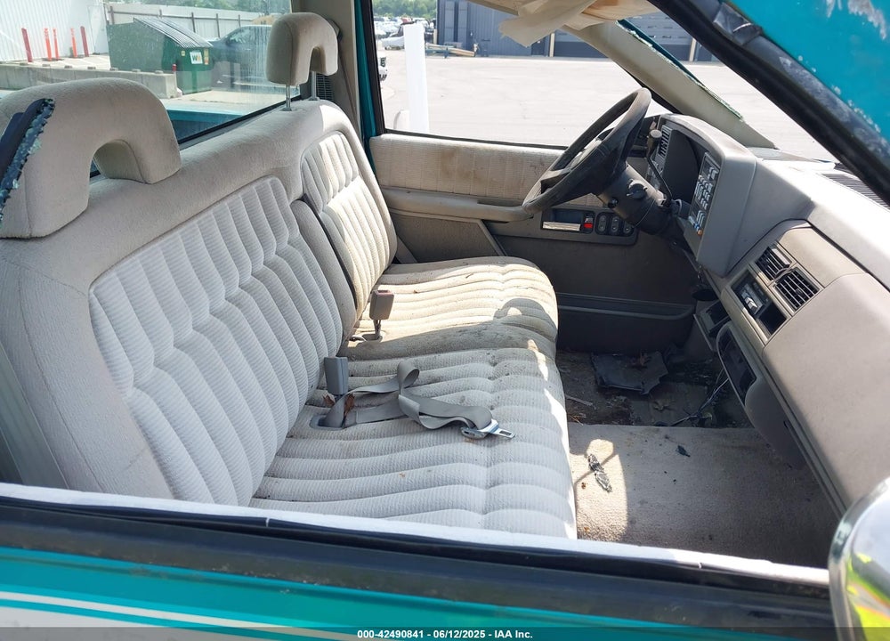 1994 GMC SIERRA C2500 VIN: 1GTGC24K0RE551624
