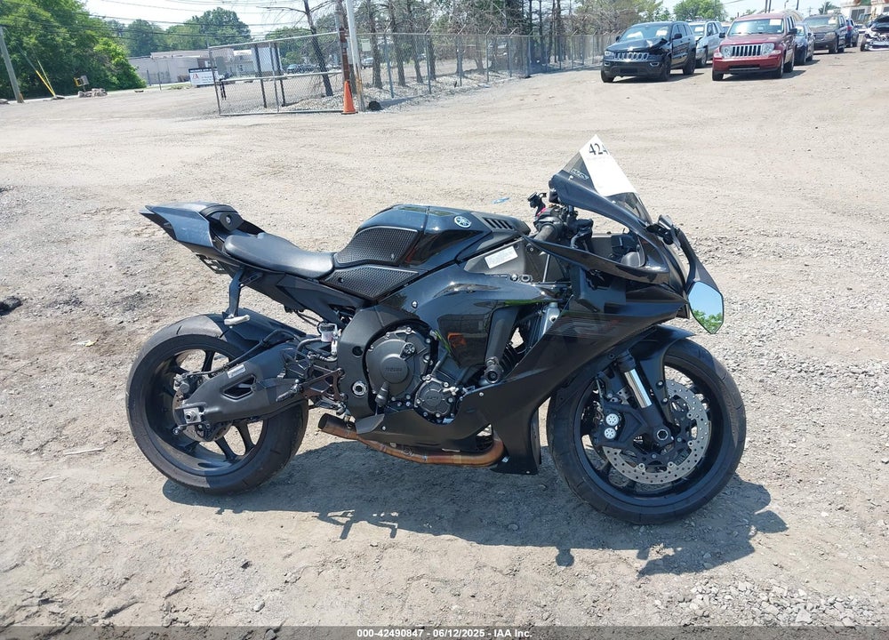 2021 YAMAHA YZFR1 VIN: JYARN66E2MA001886