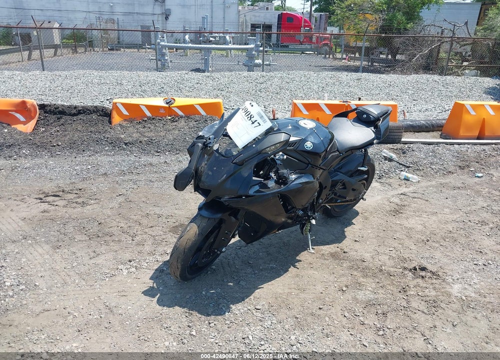 2021 YAMAHA YZFR1 VIN: JYARN66E2MA001886
