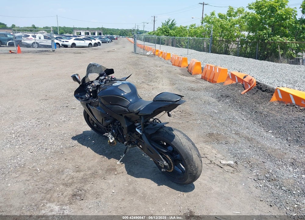 2021 YAMAHA YZFR1 VIN: JYARN66E2MA001886