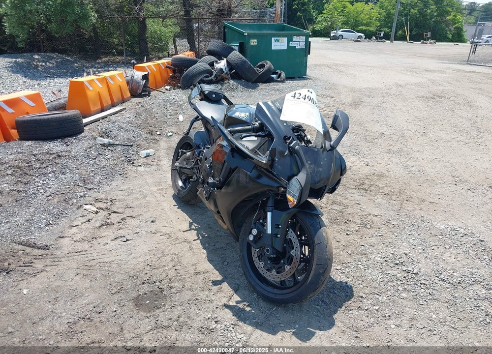 2021 YAMAHA YZFR1 VIN: JYARN66E2MA001886