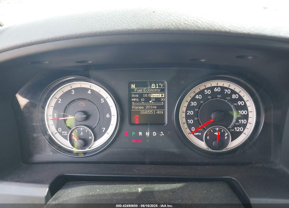 2016 RAM 1500 VIN: 1C6RR7GG1GS300371