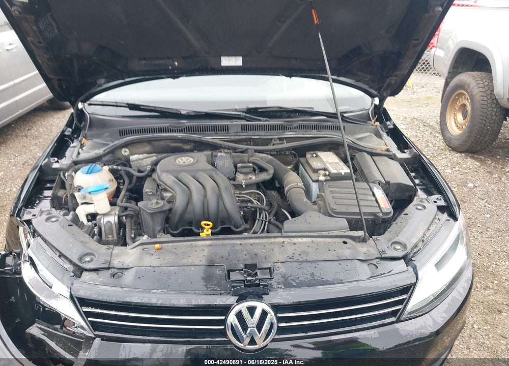 2011 VOLKSWAGEN JETTA VIN: 3VW2K7AJXBM357282