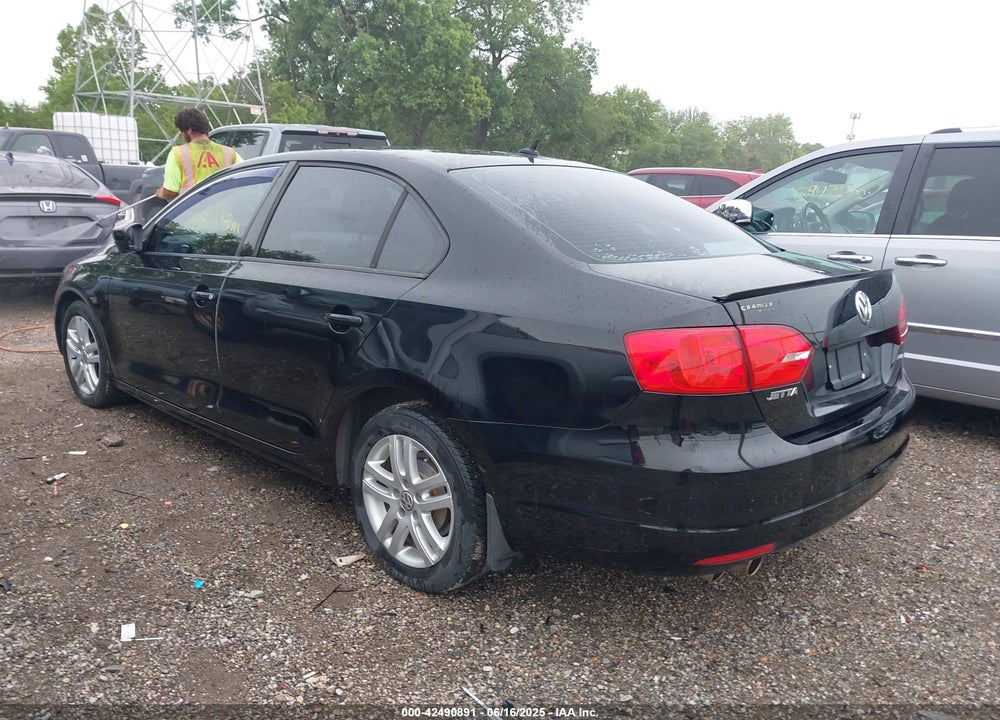 2011 VOLKSWAGEN JETTA VIN: 3VW2K7AJXBM357282