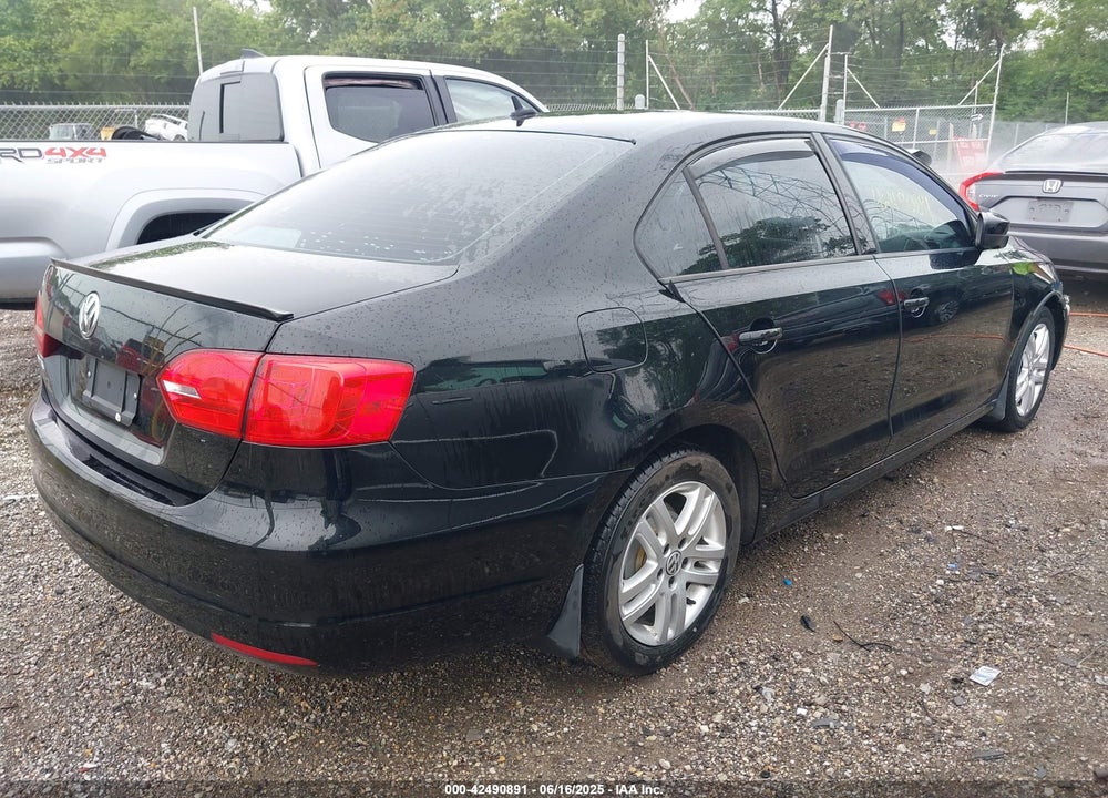2011 VOLKSWAGEN JETTA VIN: 3VW2K7AJXBM357282