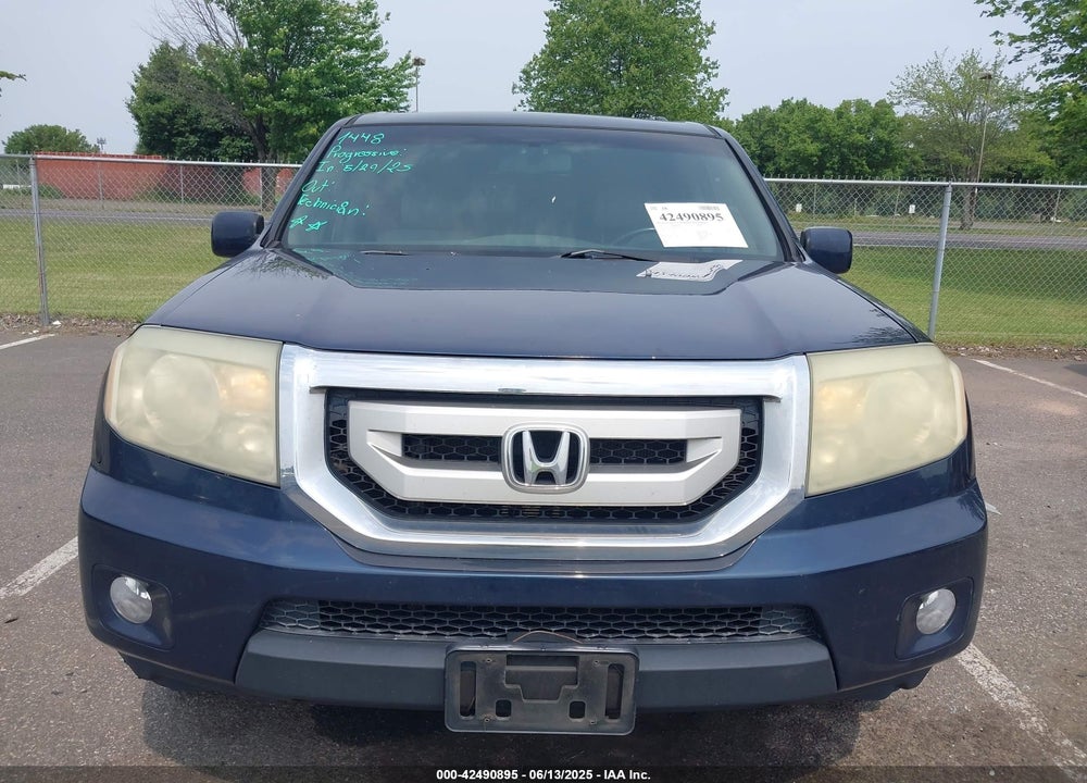 2011 HONDA PILOT VIN: 5FNYF4H52BB011045