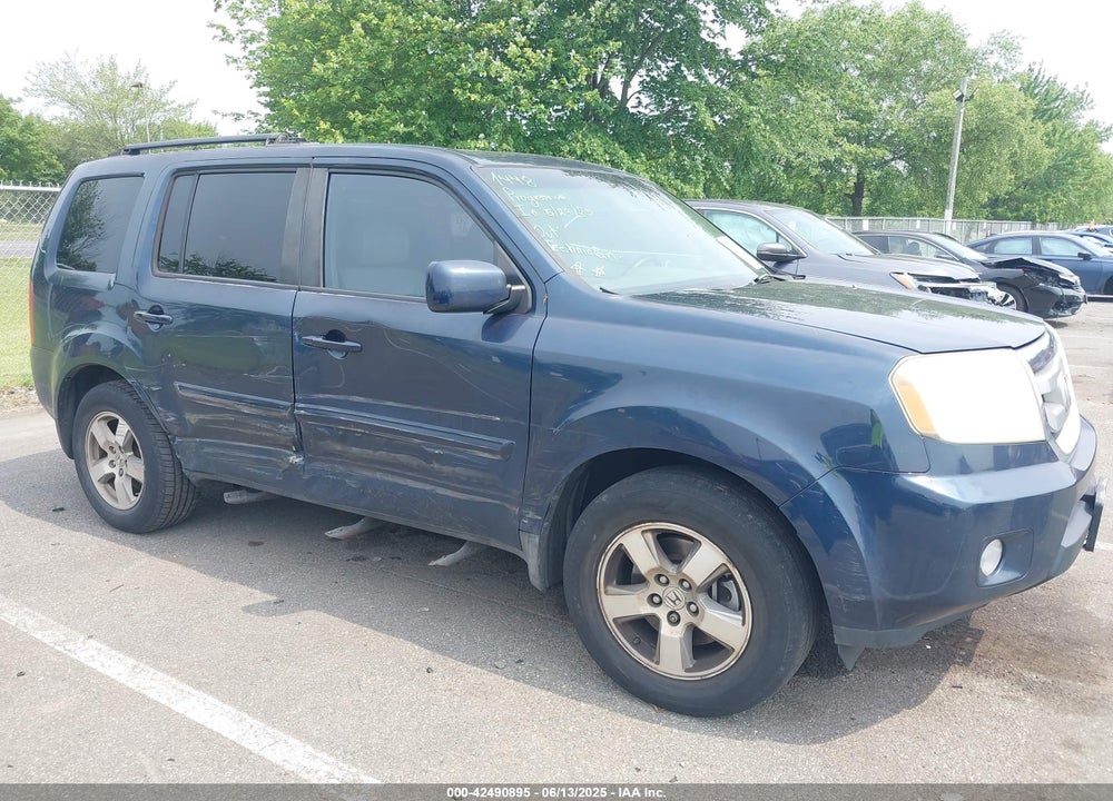 2011 HONDA PILOT VIN: 5FNYF4H52BB011045