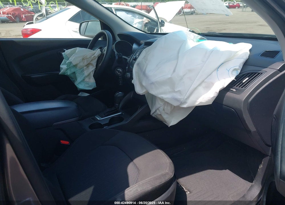 2014 HYUNDAI TUCSON VIN: KM8JTCAF2EU882168