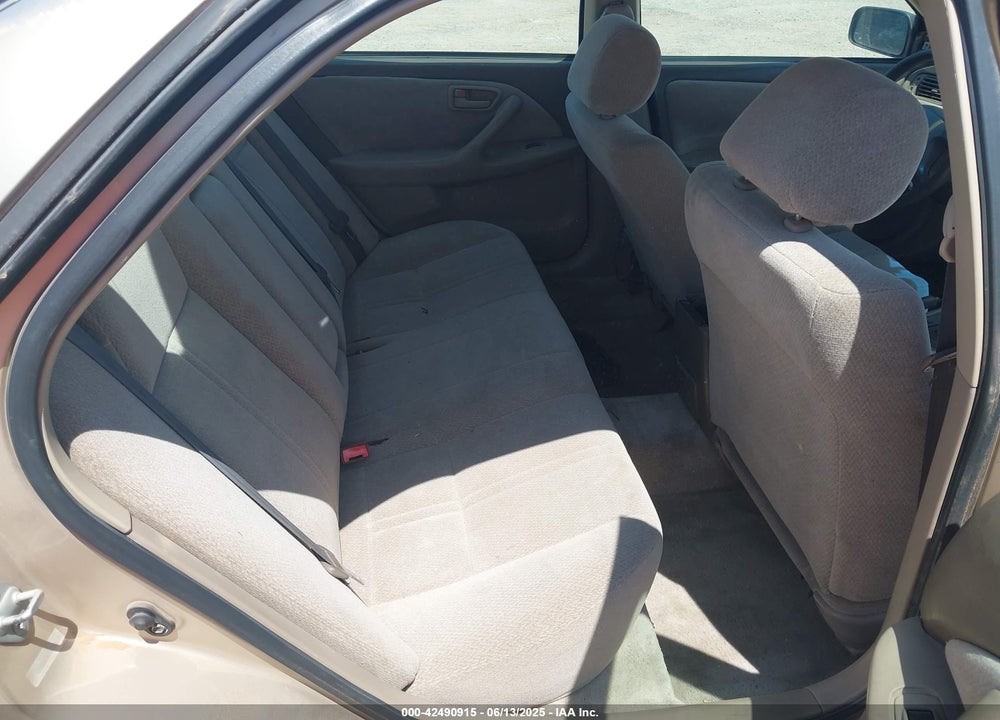 2001 TOYOTA CAMRY LE VIN: JT2BG22K410572276