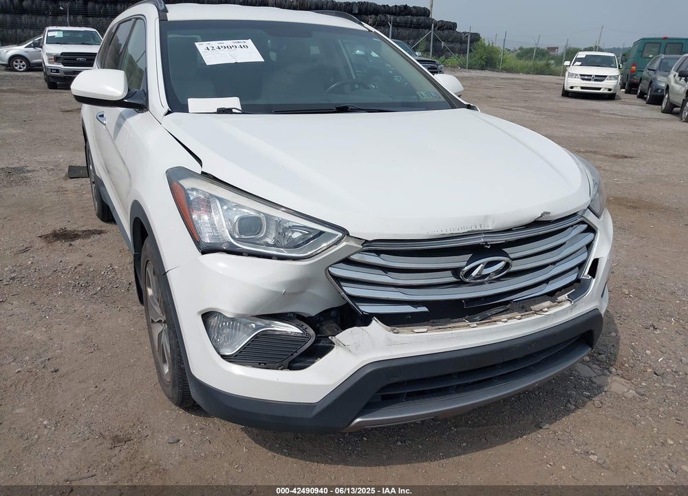 2014 HYUNDAI SANTA FE VIN: KM8SMDHF7EU062035