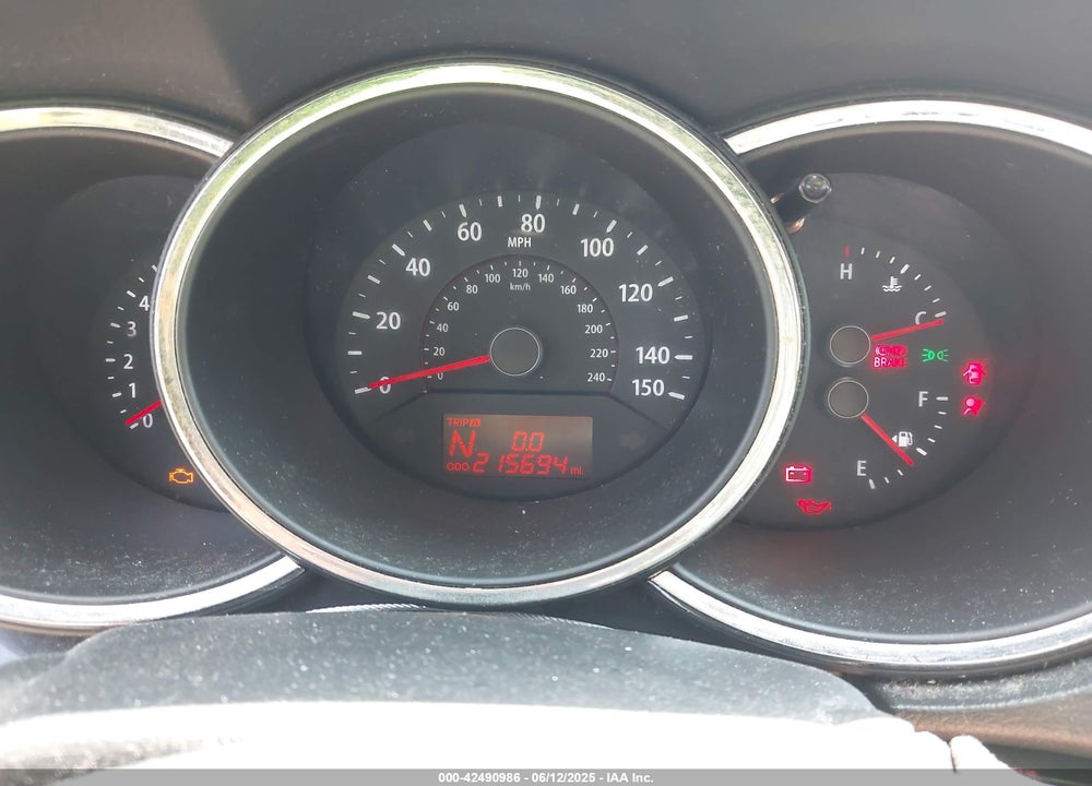 2013 KIA SORENTO LX VIN: 5XYKT3A64DG363258