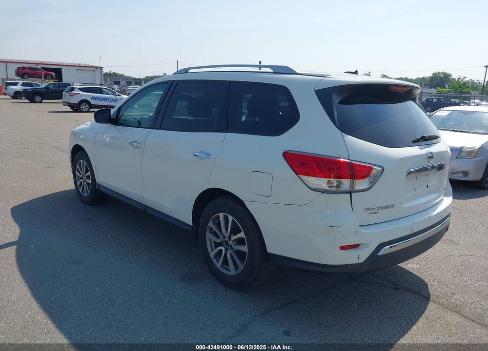 2015 NISSAN PATHFINDER VIN: 5N1AR2MN2FC686217
