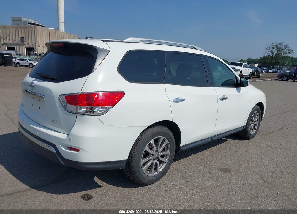 2015 NISSAN PATHFINDER VIN: 5N1AR2MN2FC686217