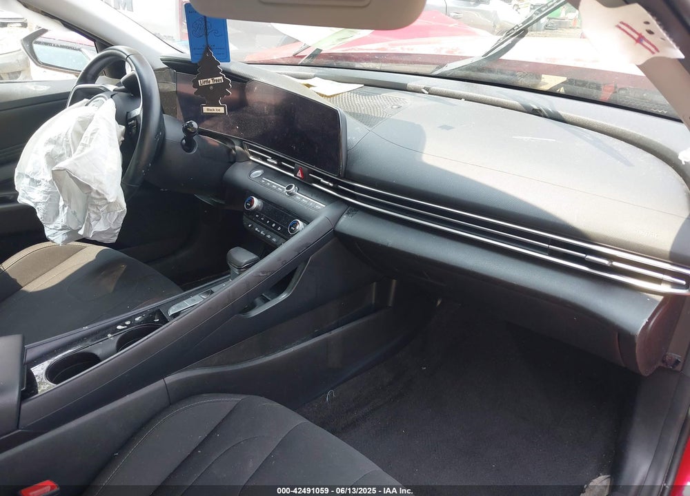 2023 HYUNDAI ELANTRA VIN: 5NPLS4AG7PH096202