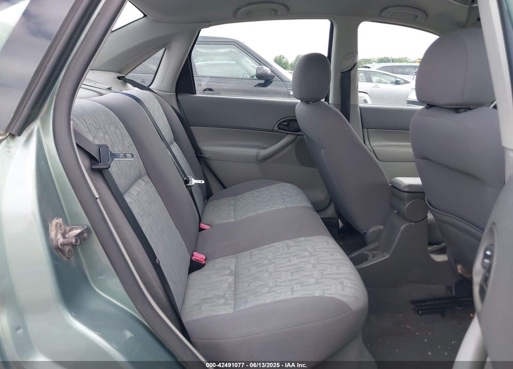 2005 FORD FOCUS ZX4 VIN: 1FAFP34N35W316712