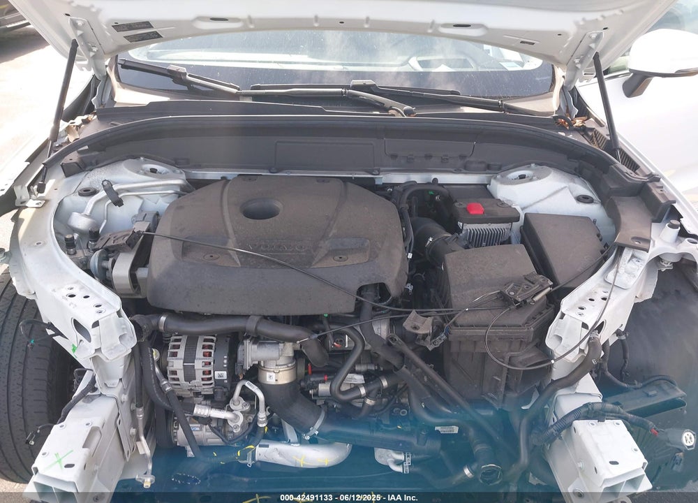 2019 VOLVO XC60 VIN: LYV102DL9KB298767