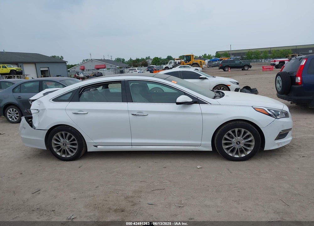 2015 HYUNDAI SONATA VIN: 5NPE34AF5FH105281