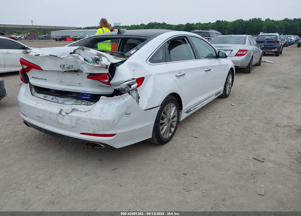 2015 HYUNDAI SONATA VIN: 5NPE34AF5FH105281