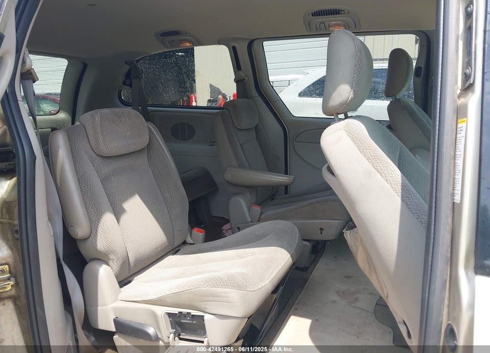 2005 DODGE GRAND CARAVAN SXT VIN: 2D4GP44L85R401205