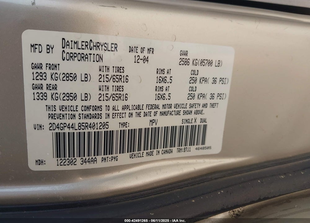 2005 DODGE GRAND CARAVAN SXT VIN: 2D4GP44L85R401205