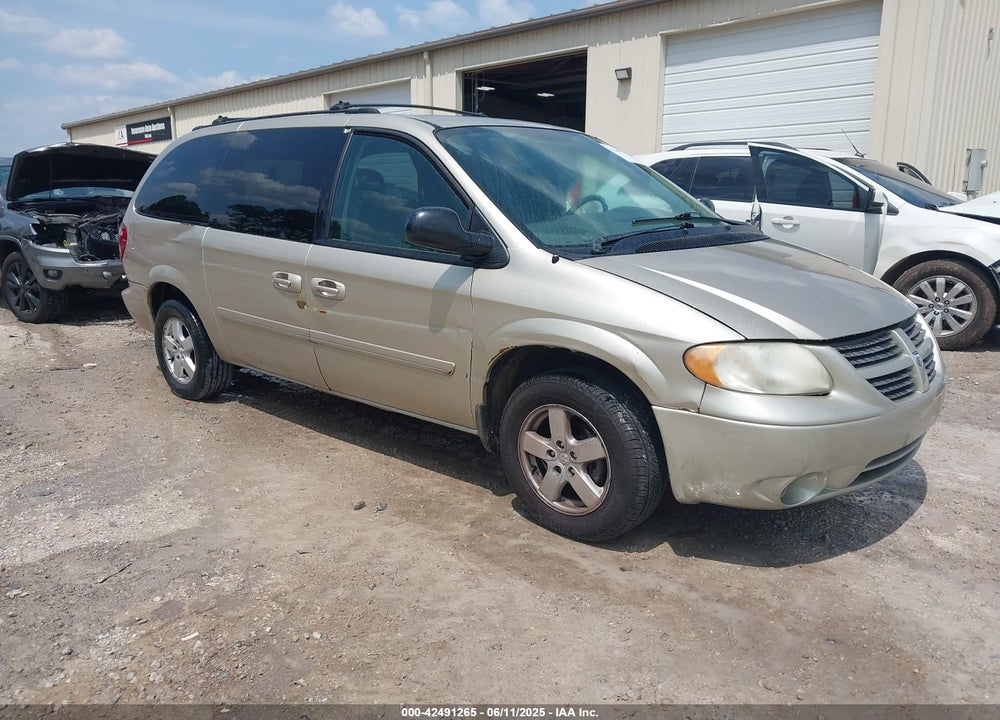 2005 DODGE GRAND CARAVAN SXT VIN: 2D4GP44L85R401205