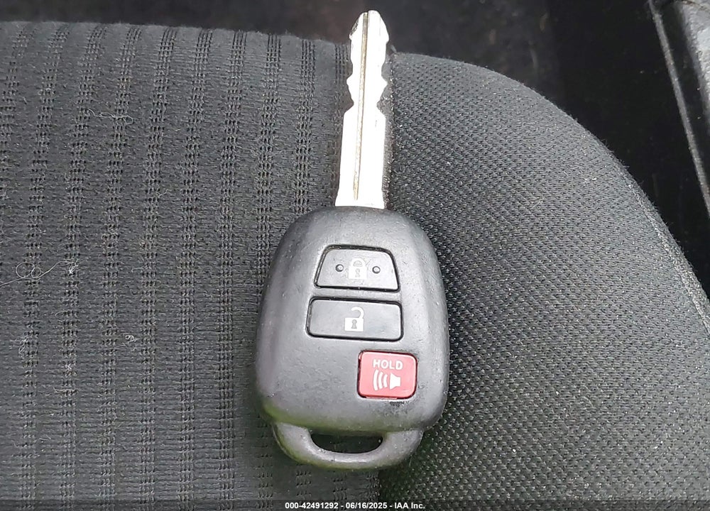 2016 TOYOTA RAV4 LE VIN: 2T3BFREV8GW506178