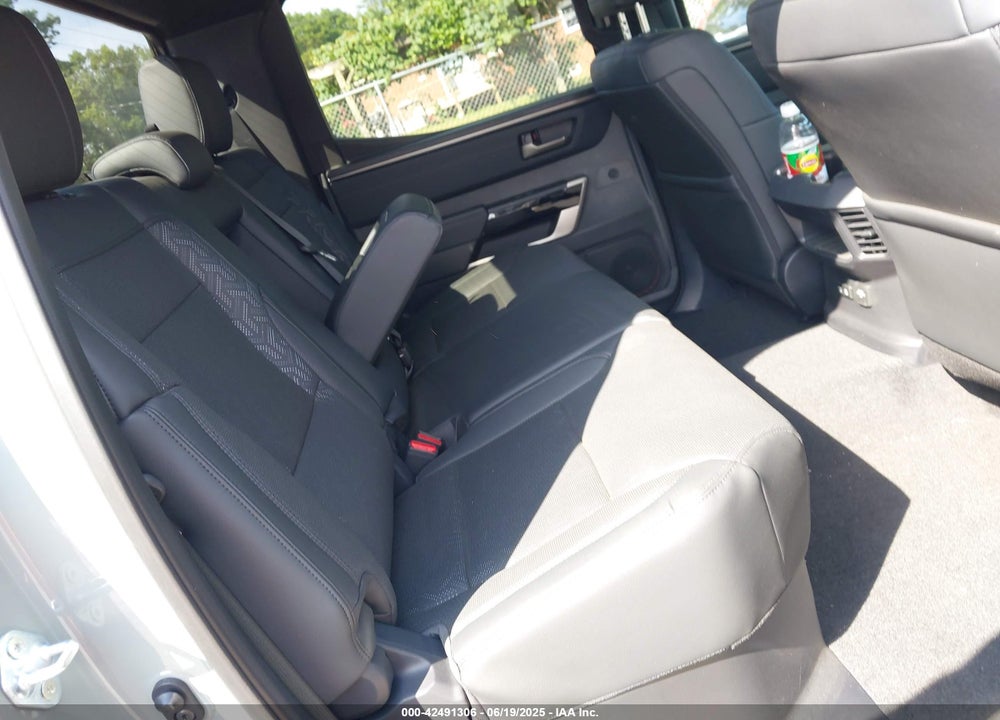 2025 TOYOTA TUNDRA LIMITED 4WD VIN: 5TFJA5DB8SX258142