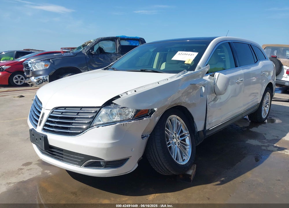 2019 LINCOLN MKT VIN: 2LMHJ5AT1KBL03571