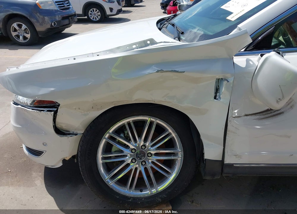 2019 LINCOLN MKT VIN: 2LMHJ5AT1KBL03571