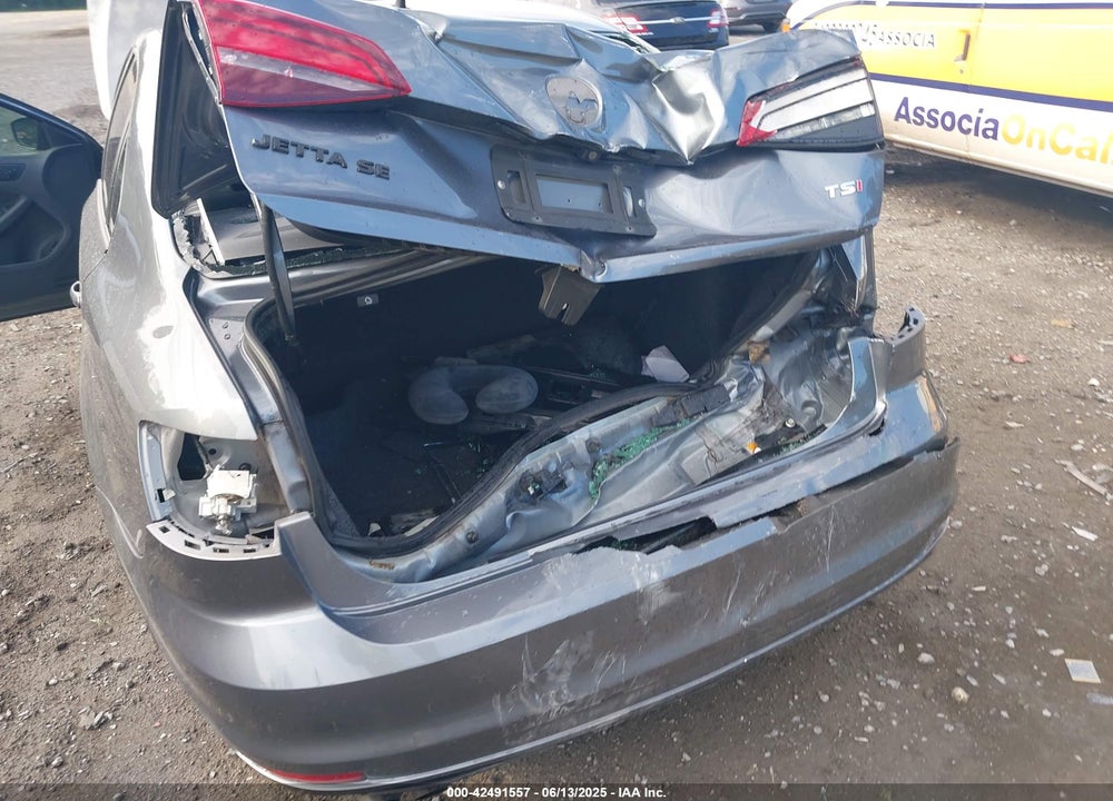 2016 VOLKSWAGEN JETTA 1.4T SE VIN: 3VWD67AJ5GM267249