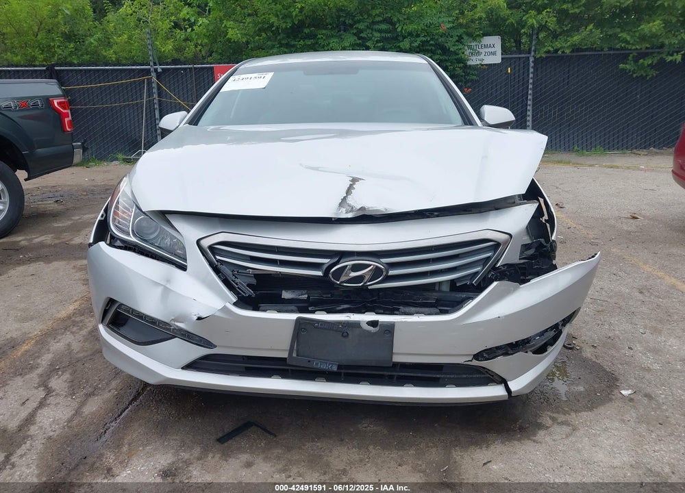2015 HYUNDAI SONATA SE VIN: 5NPE24AF4FH170271