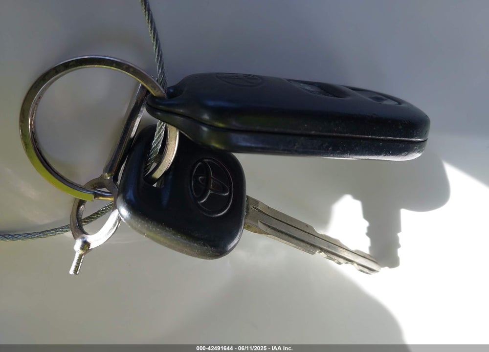 2004 TOYOTA RAV4 VIN: JTEGD20V540014990