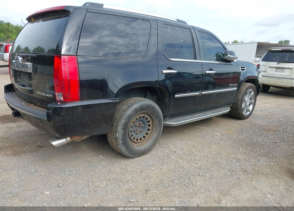 2011 CADILLAC ESCALADE LUXURY VIN: 1GYS4BEF9BR189357