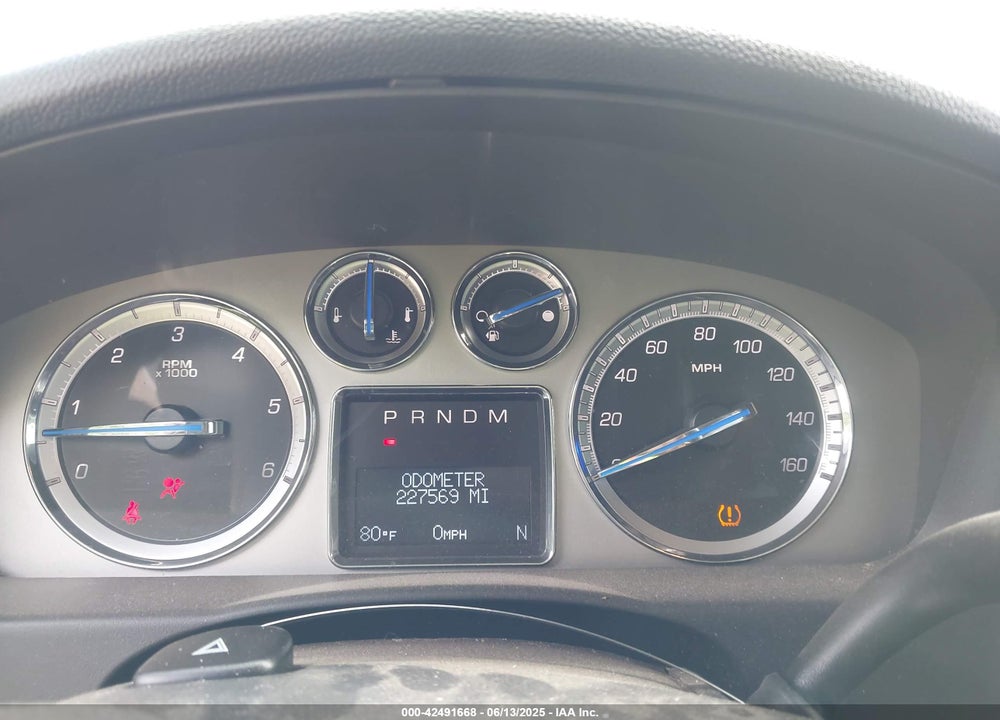 2011 CADILLAC ESCALADE LUXURY VIN: 1GYS4BEF9BR189357