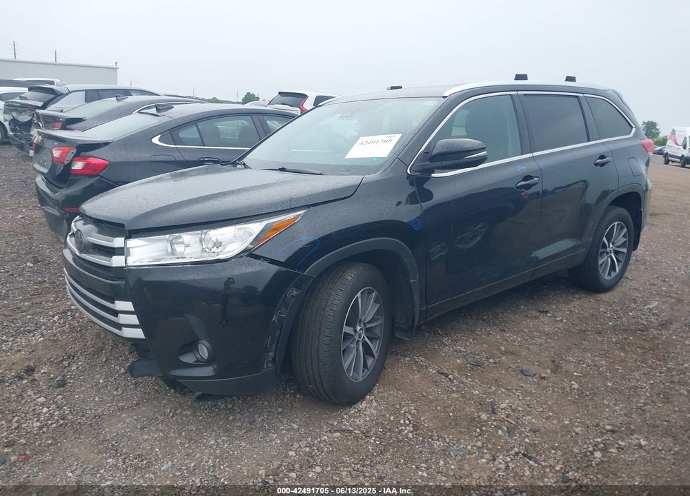 2018 TOYOTA HIGHLANDER VIN: 5TDJZRFH3JS543823