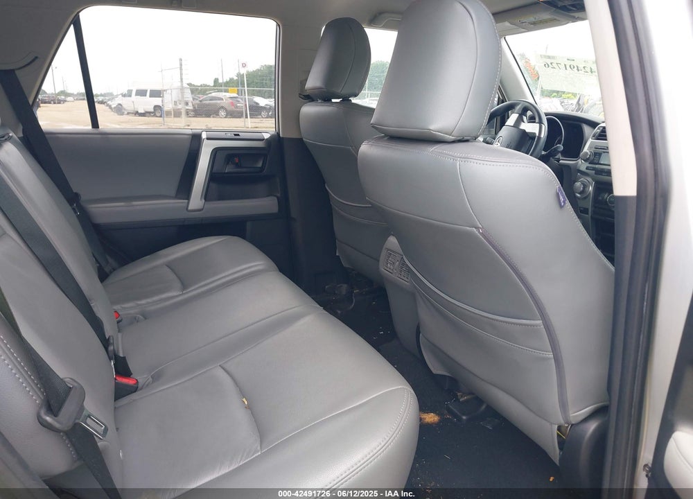 2011 TOYOTA 4RUNNER SR5 V6 VIN: JTEZU5JR4B5015737