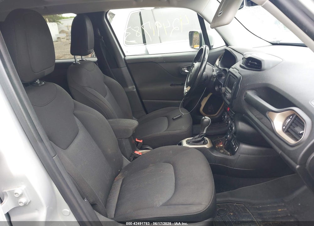 2016 JEEP RENEGADE VIN: ZACCJBBT5GPD29228