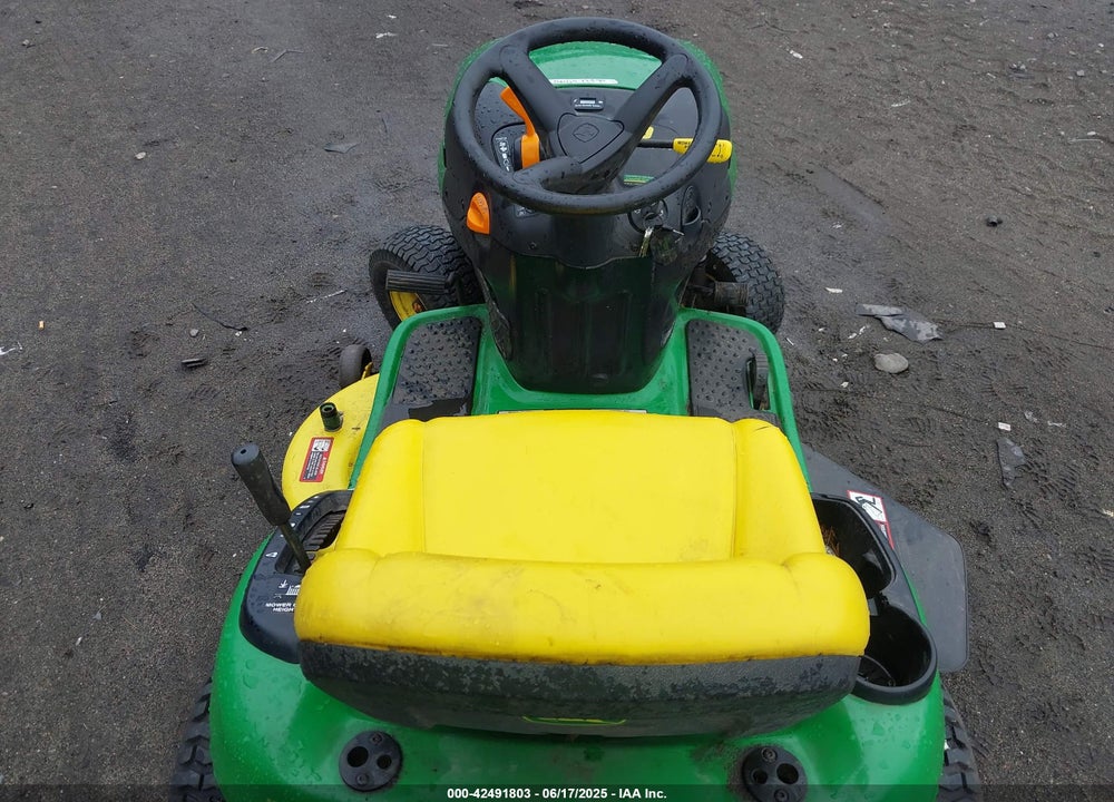 2010 JOHN DEER LA115 VIN: GYA115A301435
