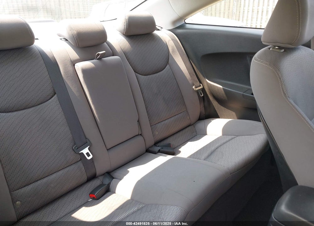 2013 HYUNDAI ELANTRA VIN: KMHDH6AE9DU001424