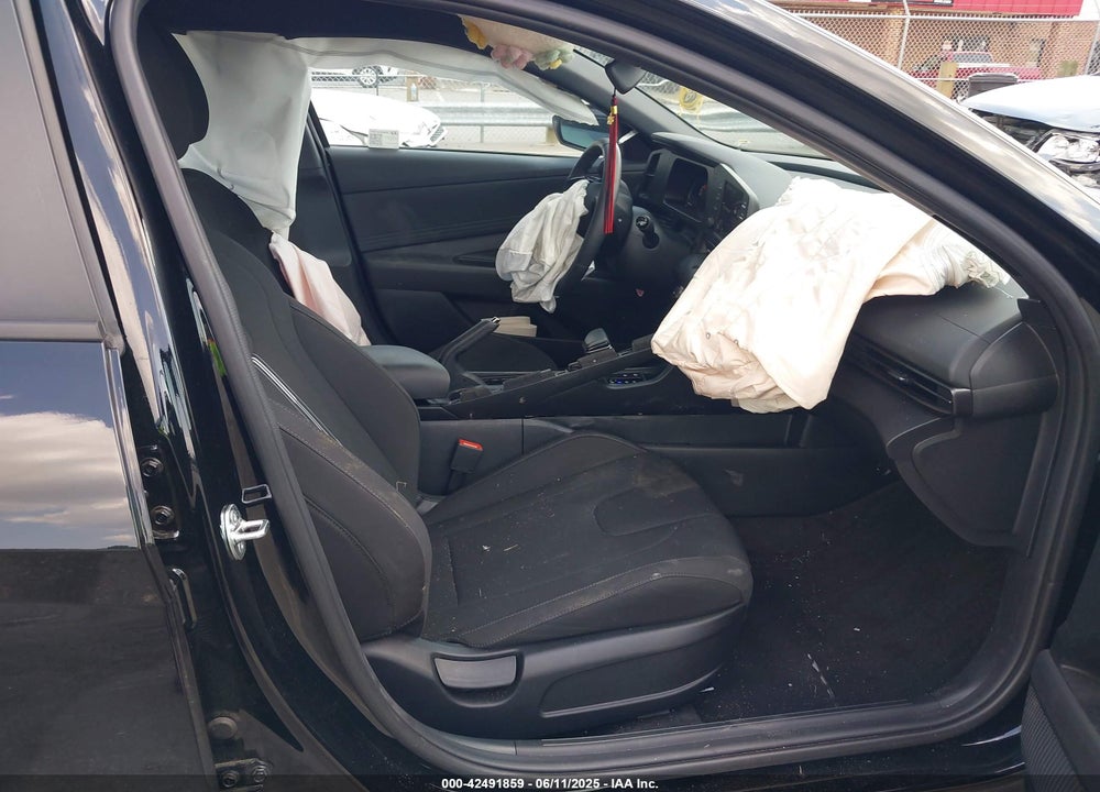 2025 HYUNDAI ELANTRA VIN: KMHLM4DGXSU962006