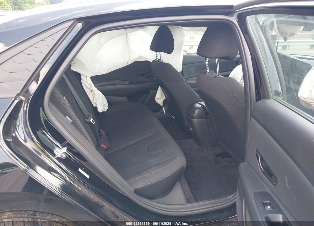 2025 HYUNDAI ELANTRA VIN: KMHLM4DGXSU962006