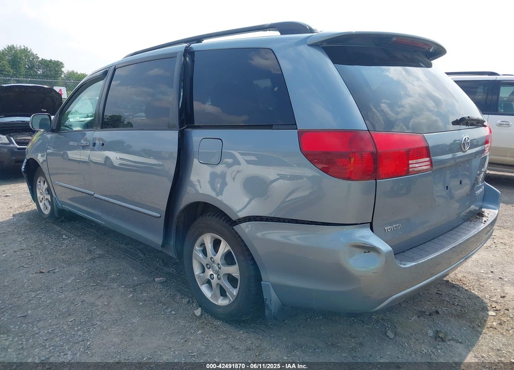 2004 TOYOTA SIENNA XLE VIN: 5TDZA22C64S104275