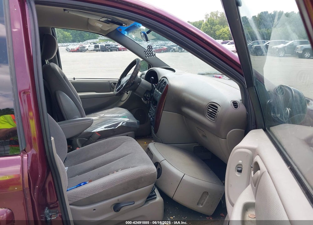 2002 CHRYSLER TOWN & COUNTRY LX VIN: 2C4GT44L82R544451