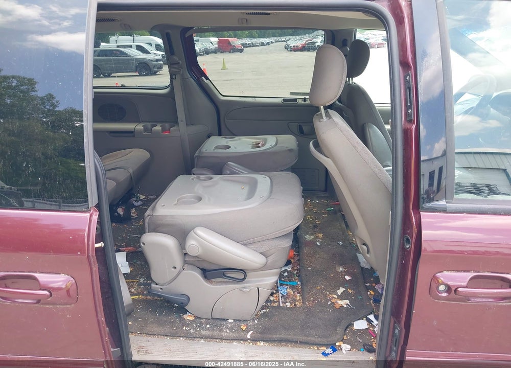 2002 CHRYSLER TOWN & COUNTRY LX VIN: 2C4GT44L82R544451