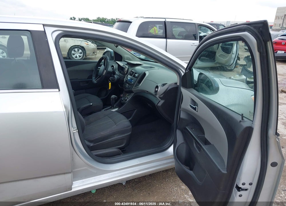2013 CHEVROLET SONIC VIN: 1G1JC6SH4D4194007