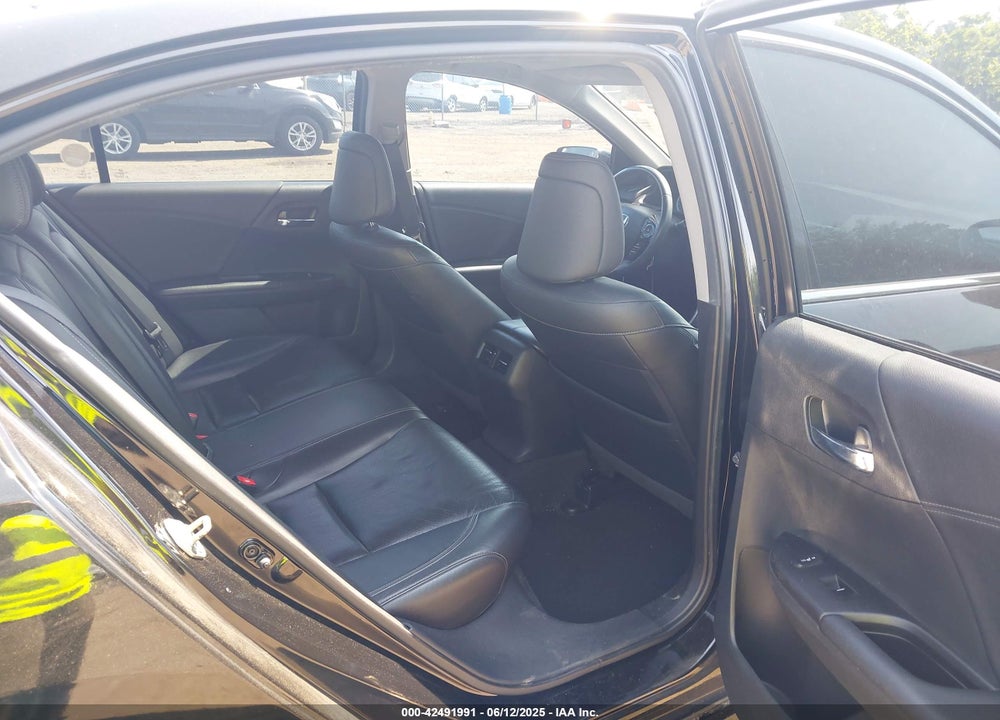 2016 HONDA ACCORD VIN: 1HGCR3F93GA013518